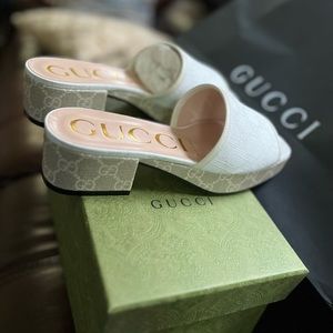 Brand new Gucci Slide sandals.